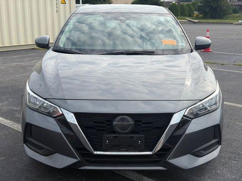 Used 2022 Nissan Sentra SV FWD image 2