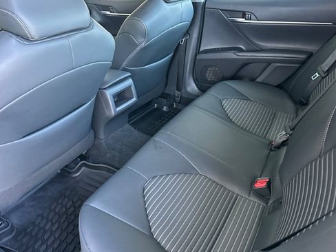 Certified 2018 Toyota Camry SE FWD image 11