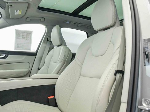 Certified 2025 Volvo XC60 B5 Ultra w/ Protection Package Premier image 20