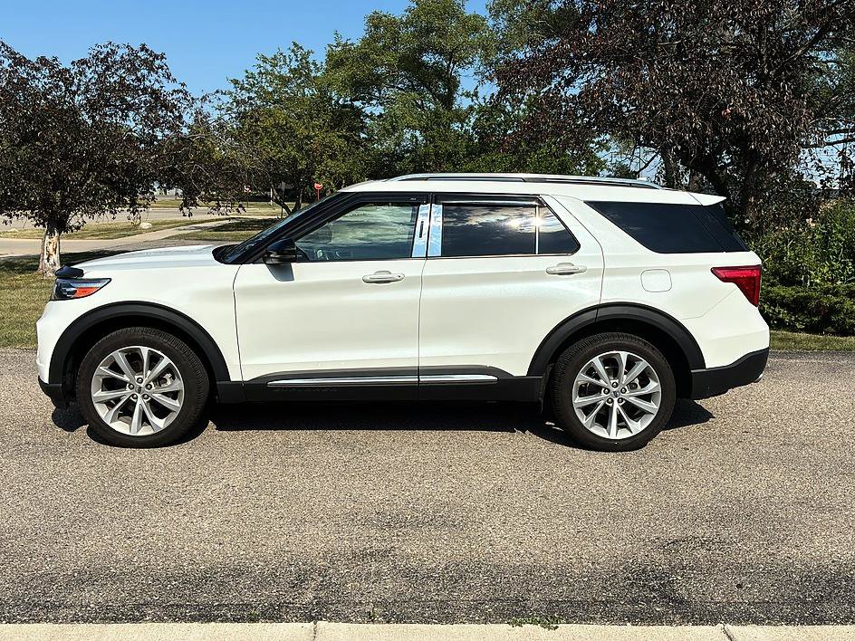 Used 2024 Ford Explorer Platinum w/ Class IV Trailer Tow Package AWD/4WD image 4