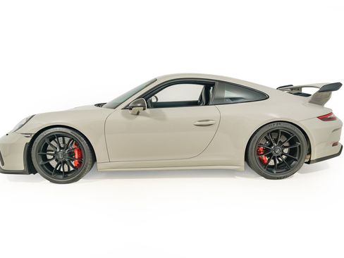 Used 2018 Porsche 911 GT3 RWD image 3