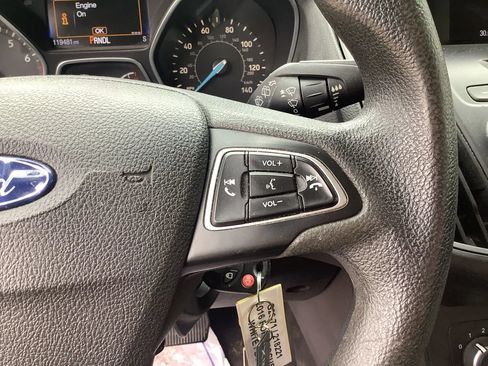 Used 2016 Ford Focus SE FWD image 23