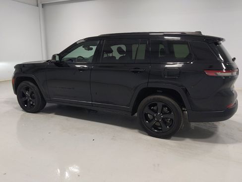 Used 2023 Jeep Grand Cherokee L Laredo AWD/4WD image 3