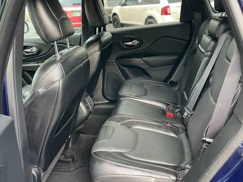 Used 2015 Jeep Cherokee Limited w/ Luxury Group AWD/4WD image 25