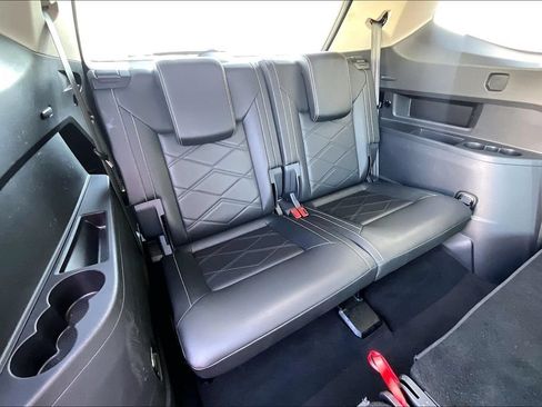 Used 2025 Volkswagen Atlas SE FWD image 27