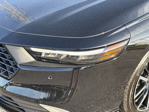 Used 2025 Honda Accord Touring image 6