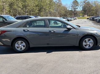 New 2026 Hyundai Elantra SE video 4