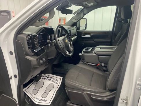 Used 2024 Chevrolet Silverado 2500 LT image 13