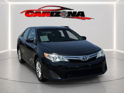 Used 2013 Toyota Camry LE FWD image 1