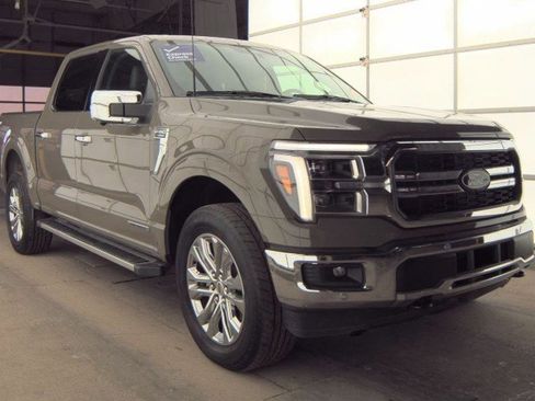 Used 2025 Ford F150 Lariat w/ Equipment Group 501A Mid image 3