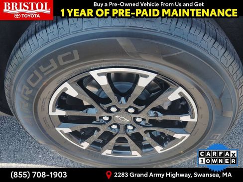 Used 2024 Chevrolet Traverse Z71 w/ Enhanced Driving Package AWD/4WD image 12