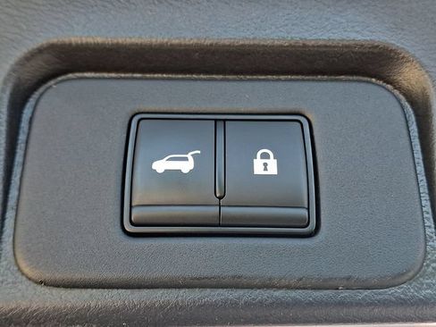Used 2023 Nissan Rogue SL AWD/4WD image 30