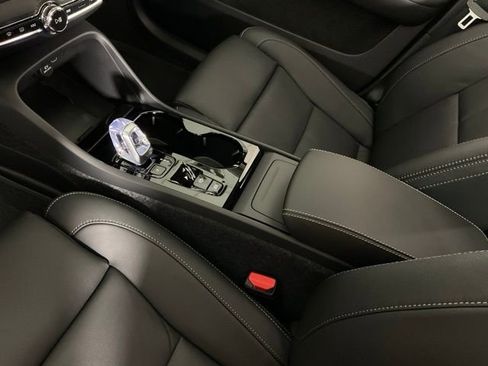 New 2026 Volvo XC40 B5 Ultra w/ Protection Package Premier image 17