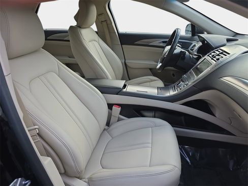 Used 2019 Lincoln MKZ Premiere image 10