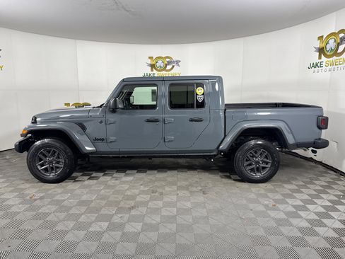 New 2026 Jeep Gladiator Sport image 5