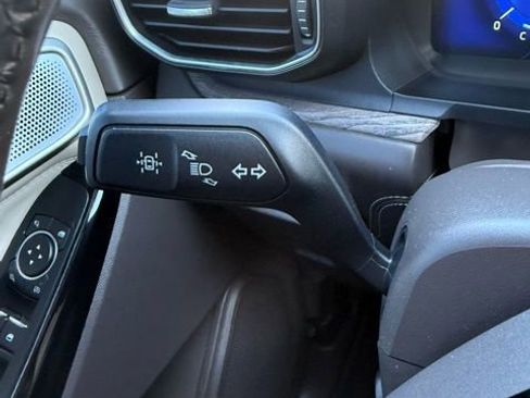 Used 2021 Ford Explorer Platinum w/ Equipment Group 601A image 23