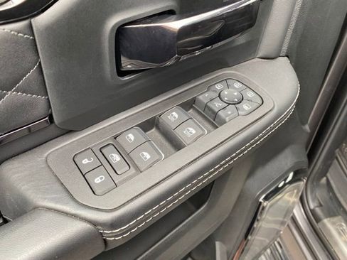 Used 2025 RAM 2500 Limited AWD/4WD image 21