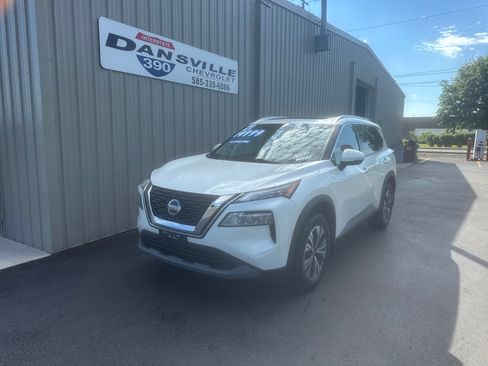 Used 2021 Nissan Rogue SV w/ Premium Package AWD/4WD image 4