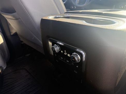 Used 2021 GMC Yukon SLT w/ SLT Luxury Package image 26