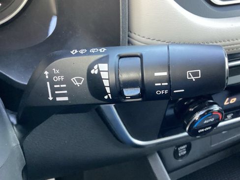 Used 2025 Nissan Rogue SV AWD/4WD image 24