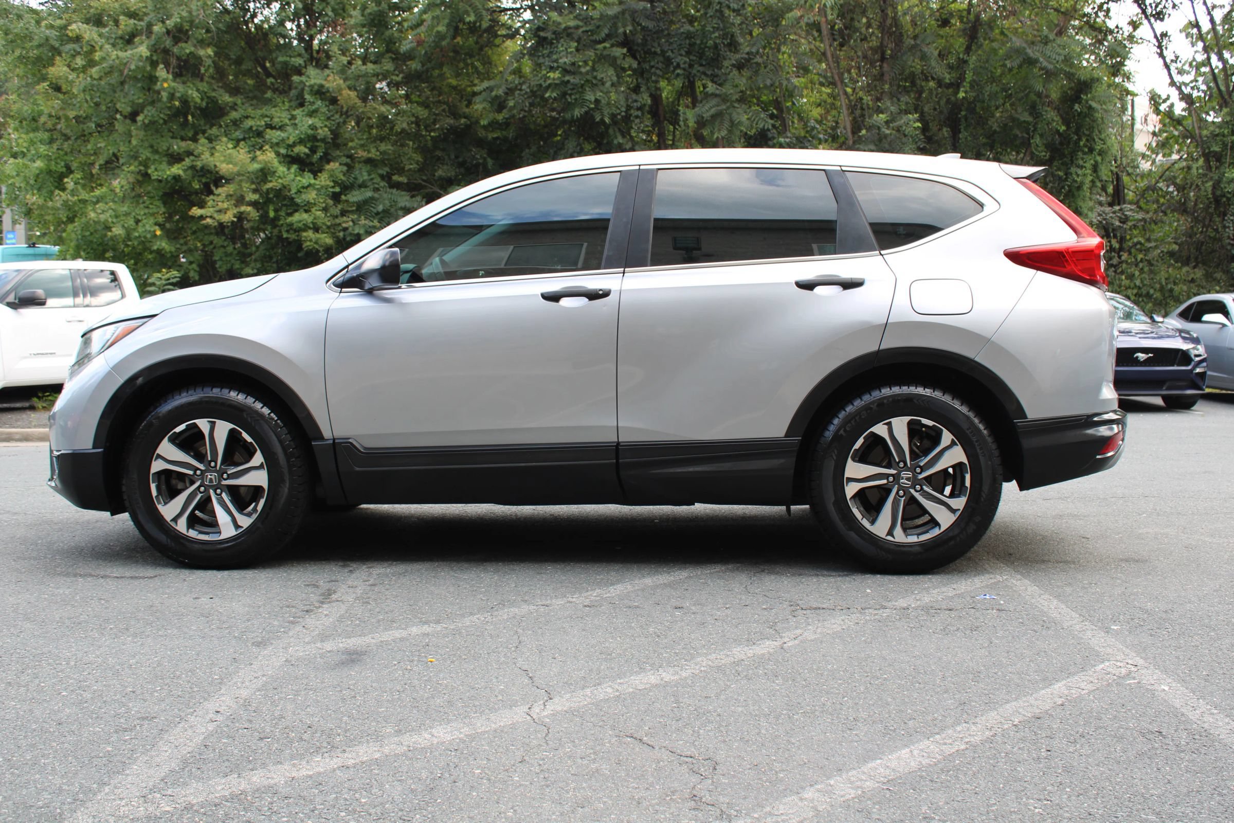 Used 2019 Honda CR-V LX image 7