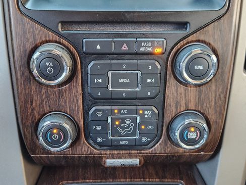 Used 2013 Ford F150 Lariat w/ Luxury Equipment Group AWD/4WD image 18