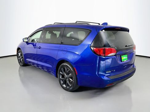 Used 2018 Chrysler Pacifica Touring-L Plus w/ Advanced Safetytec Group FWD image 7