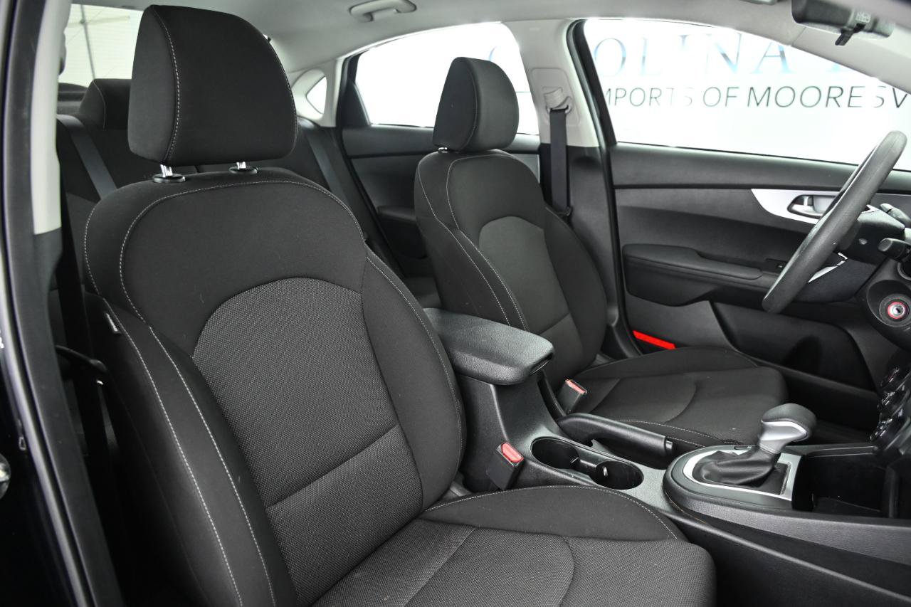 Used 2023 Kia Forte LXS w/ LXS Technology Package FWD image 16