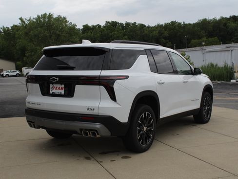 New 2026 Chevrolet Traverse LT w/ Sun and Wheel Package AWD/4WD image 4