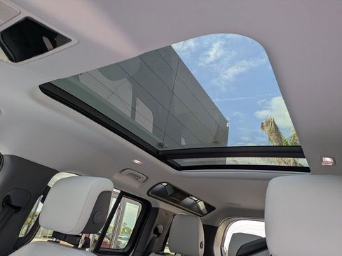 New 2026 Land Rover Defender 110 X-Dynamic SE AWD/4WD image 22