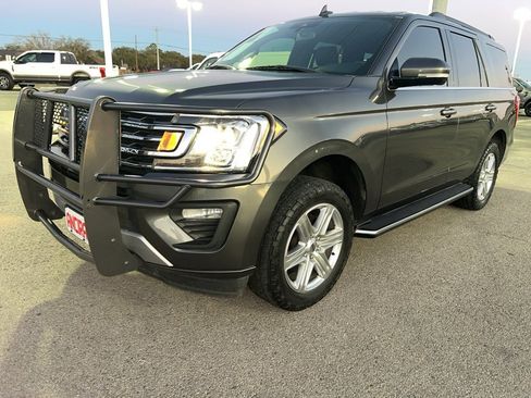 Used 2019 Ford Expedition XLT w/ Equipment Group 202A image 3