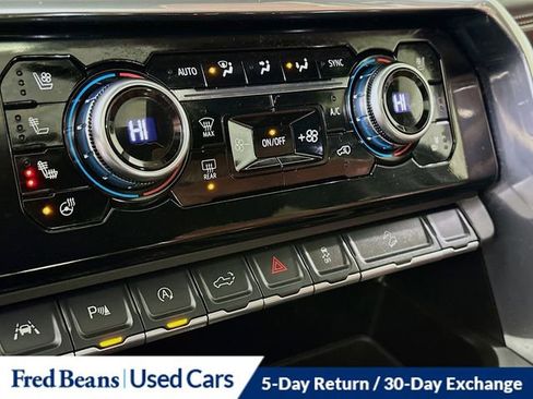 Used 2025 GMC Sierra 1500 Denali Ultimate AWD/4WD image 18