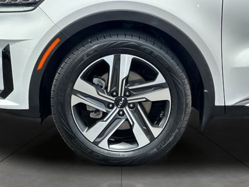 Certified 2023 Kia Sorento SX Prestige w/ Panoramic Sunroof Package AWD/4WD image 32