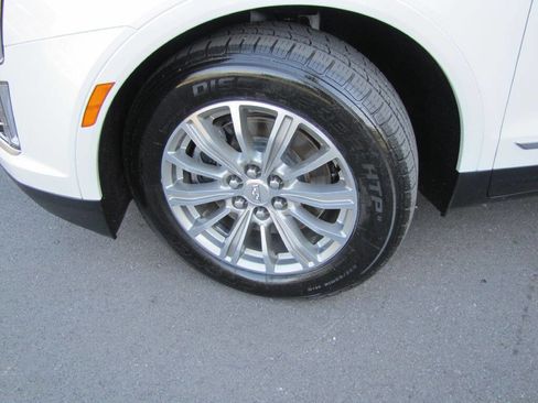 Used 2017 Cadillac XT5 Luxury image 35