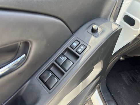 Used 2024 Nissan Frontier SV RWD image 20