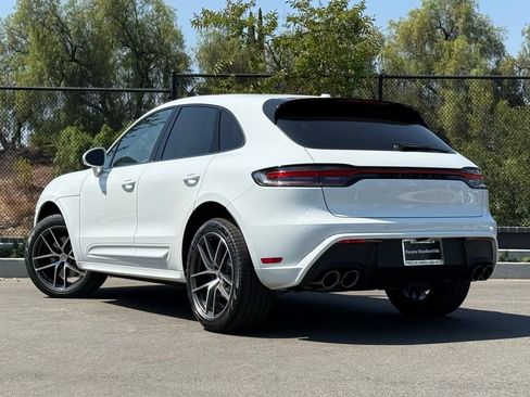Used 2025 Porsche Macan image 3