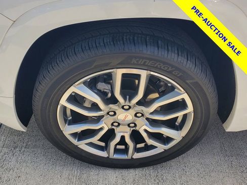 Used 2022 GMC Terrain Denali AWD/4WD image 4
