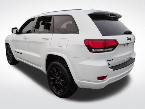 Used 2019 Jeep Grand Cherokee Altitude AWD/4WD image 4