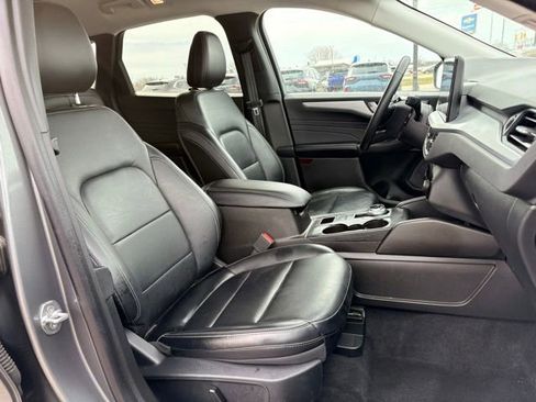 Used 2025 Ford Escape Platinum image 13