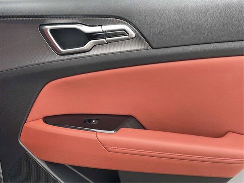 Certified 2024 Kia Sportage SX image 22