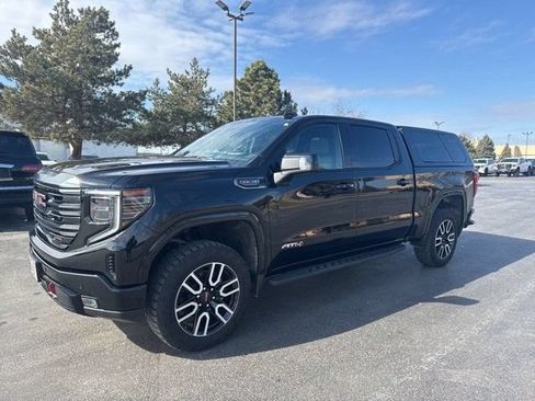 Used 2024 GMC Sierra 1500 AT4 w/ Technology Package AWD/4WD image 1