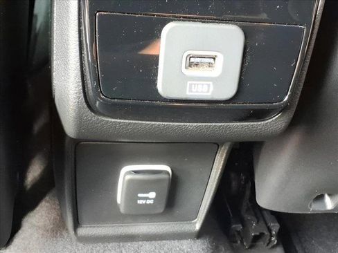 Used 2025 Jeep Compass Limited image 14