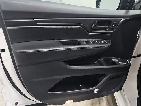 Used 2024 Honda Odyssey Sport image 12