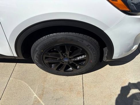 Used 2020 Ford Escape SE AWD/4WD image 9