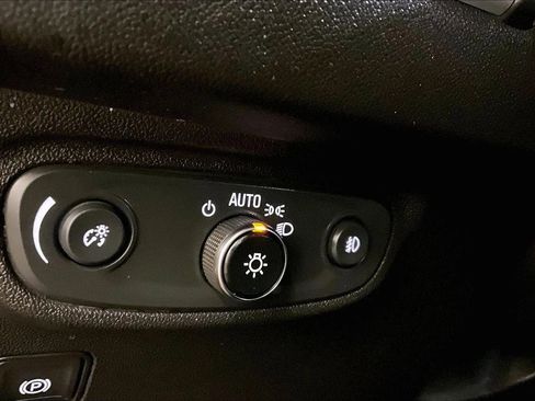 Used 2024 GMC Terrain SLT image 30