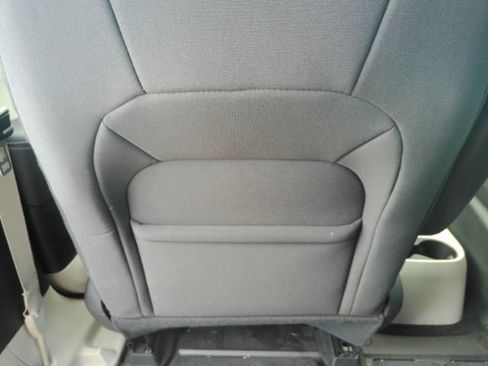 Used 2023 Chrysler Voyager LX image 27