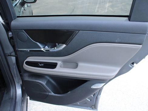 Used 2023 Lincoln Corsair AWD w/ Equipment Group 101A image 17