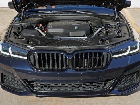 Used 2023 BMW 530i xDrive w/ M Sport Package AWD/4WD image 8