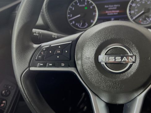 Used 2024 Nissan Sentra SV FWD image 19