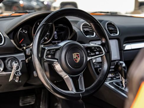 Used 2019 Porsche 718 Cayman RWD image 12